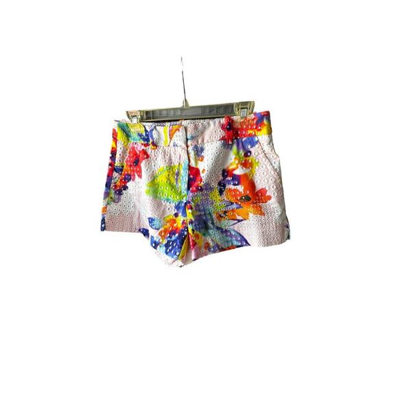 Trina Turk Summer Floral Eyelet Multi Shorts Size 4 - Picture 2 of 8